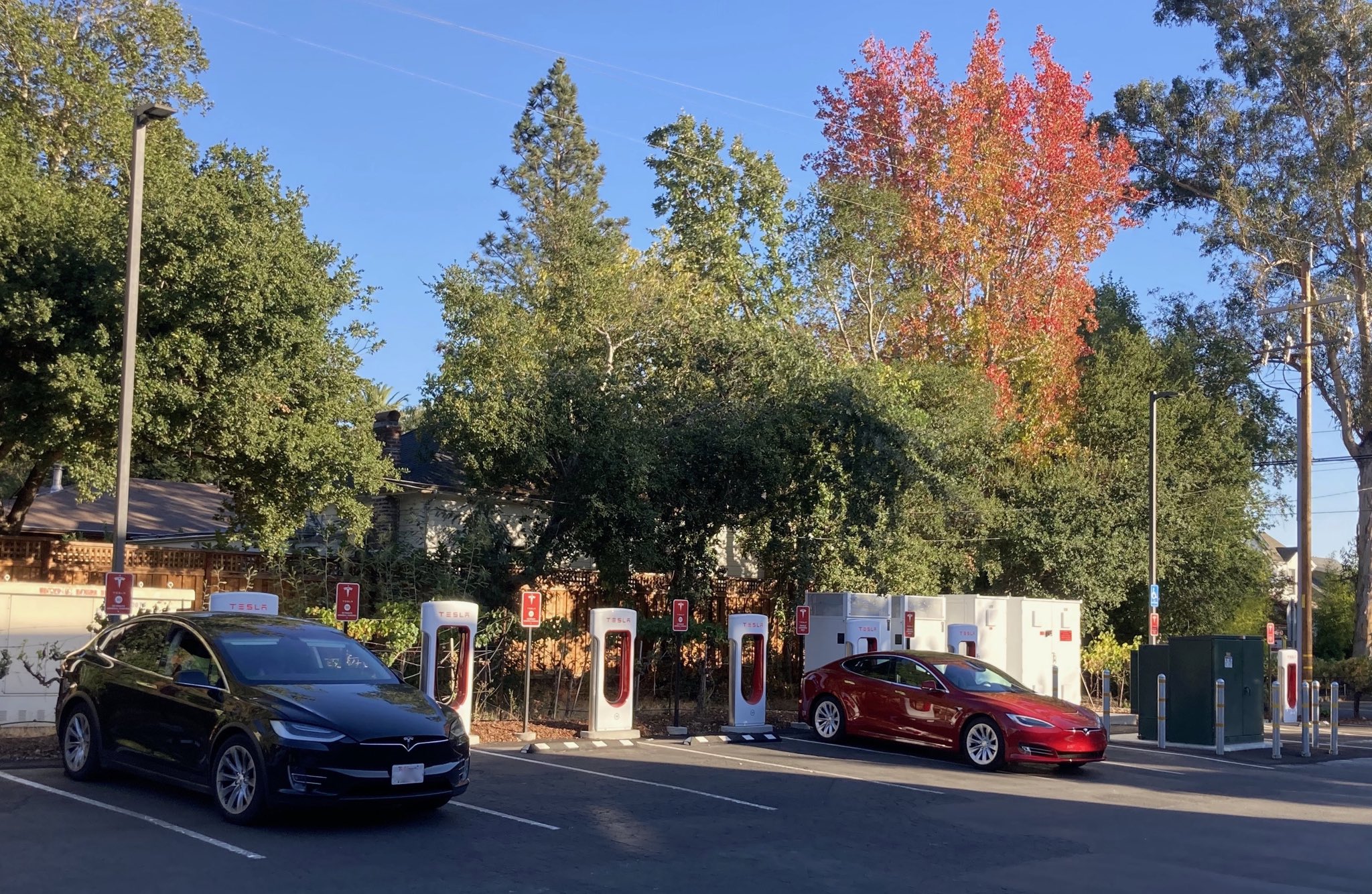 Tesla cargadores.jpg